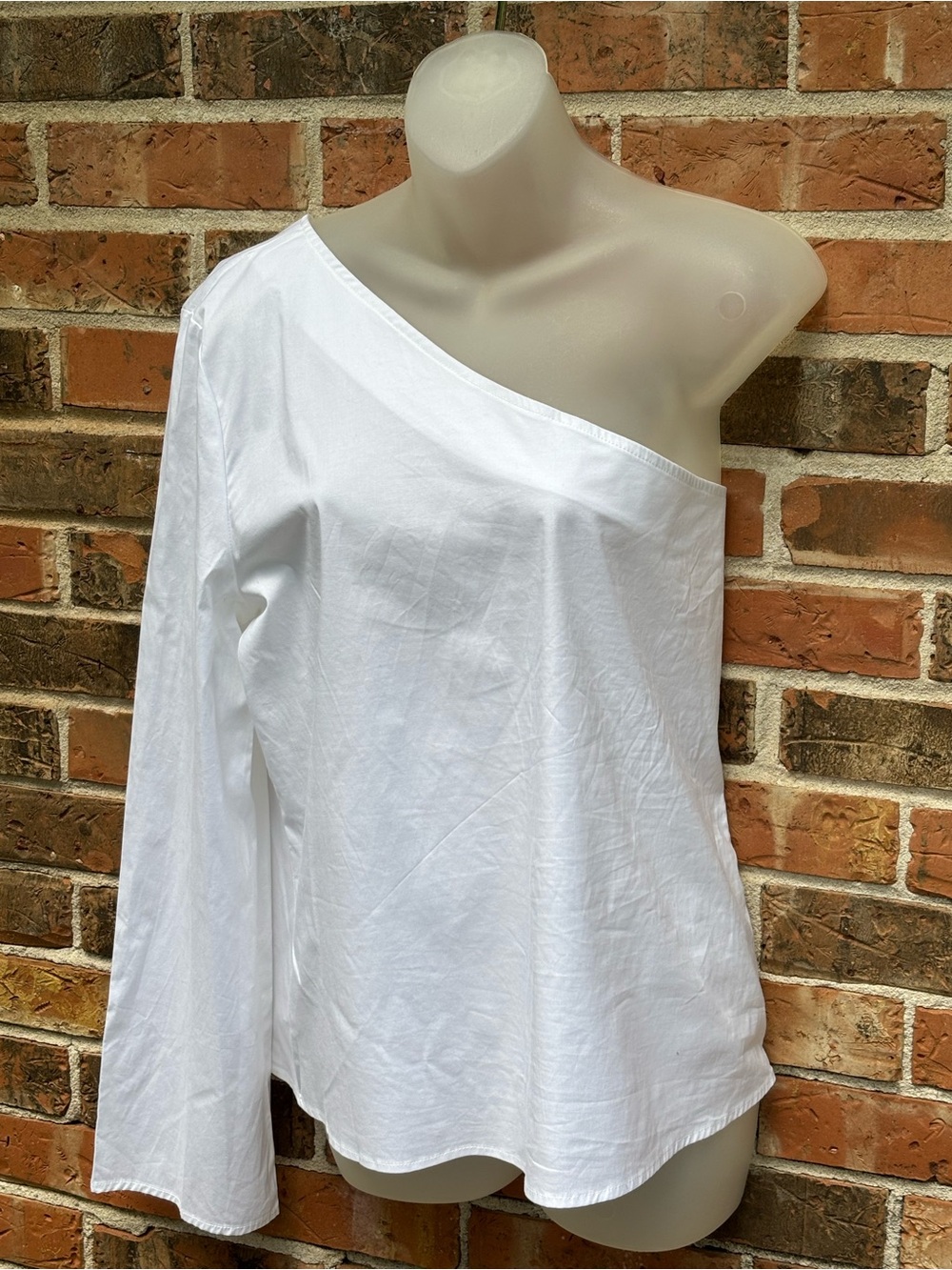 One Shoulder Cotton Long Sleeve Top. Side Zip. Fashion Nova Woman’s Size Large.